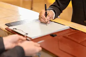 大学教师姚瑶简介